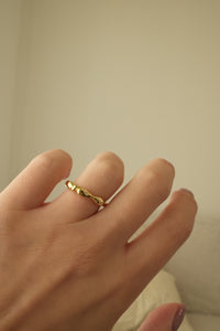 Wavy Ring